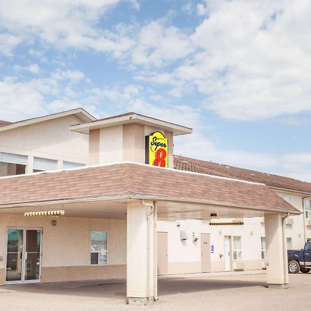 Super 8 By Wyndham Meadow Lake Exterior foto